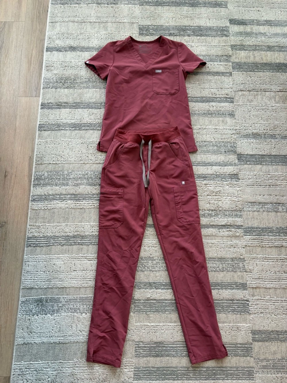 Figs Women's Straight Leg Scrub Set in Burgundy